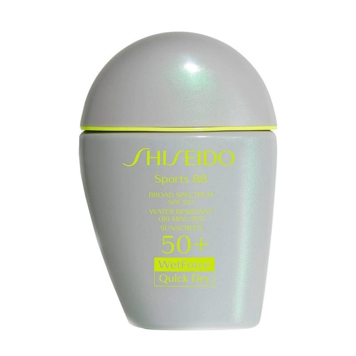 Shiseido Sports BB Cream SPF50+ Medium Dark 30ml i gruppen HELSE OG SKJØNNHET / Hudpleie / Ansikt / Ansiktskrem hos TP E-commerce Nordic AB (C11518)