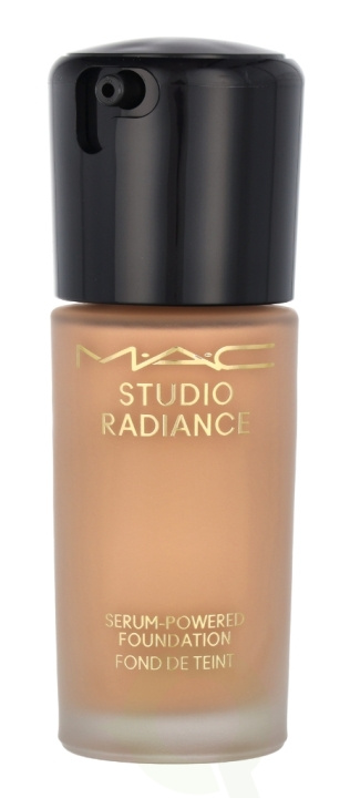 MAC Studio Radiance Serum-Powered Foundation 30 ml #NW15 i gruppen HELSE OG SKJØNNHET / Makeup / Makeup ansikt / Foundation hos TP E-commerce Nordic AB (C64149)