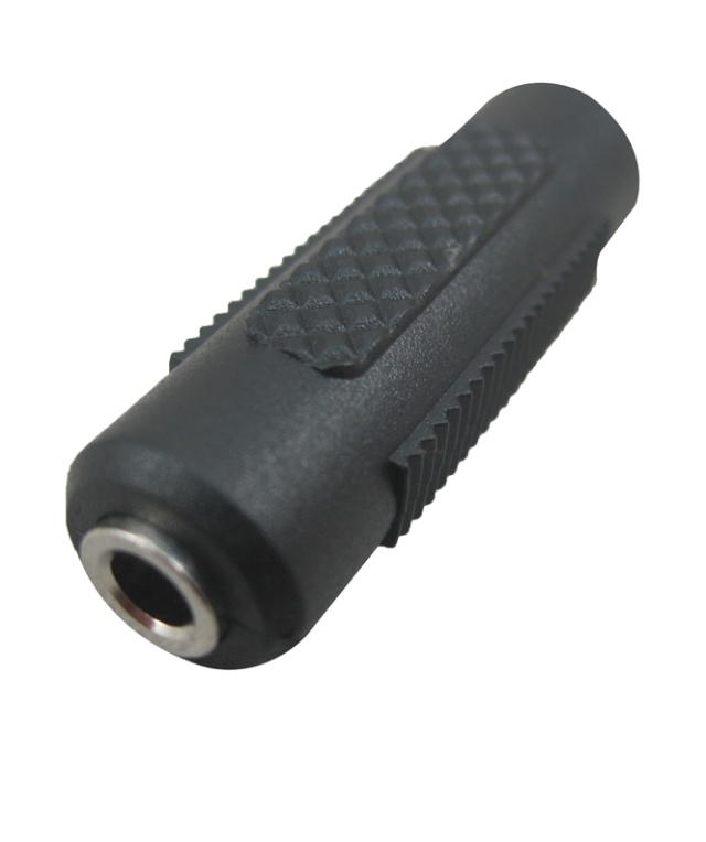 Adapter 3,5mm hona - 3,5mm hona (Svart)