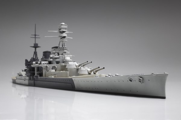 Tamiya 1/700 Battle Cruiser Repulse
