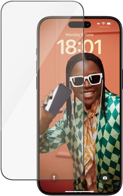 PanzerGlass Ultrabred passform med Aligner-beskyttelsesglass, iPhone 15 Pro Max.