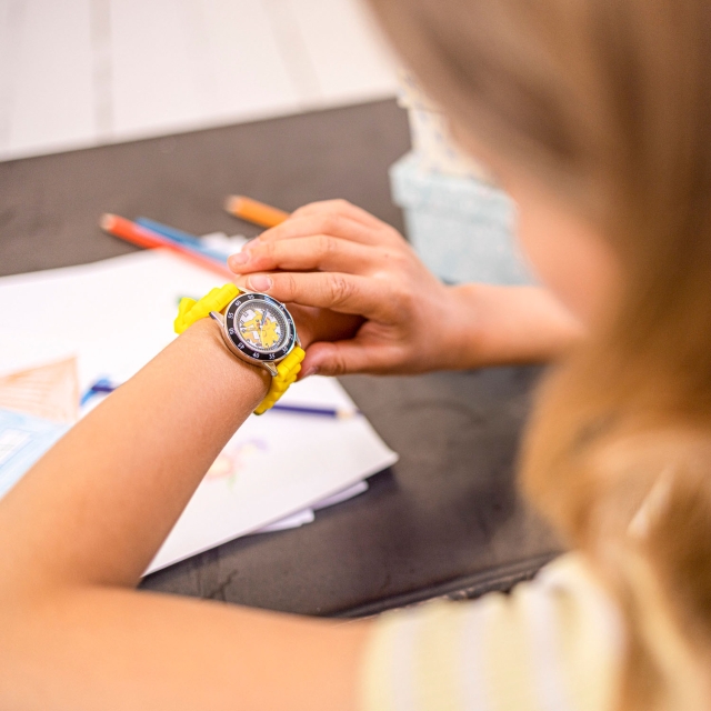 ACCUTIME Klokke Time Teacher Gul