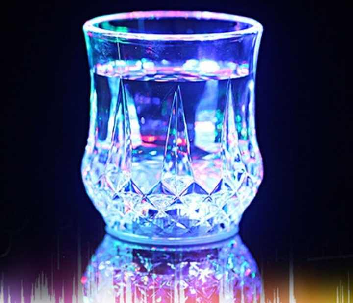 Blinkande Partyglas i gruppen HJEM, HUS OG HAGE / Kjøkkenutstyr / Vin- og drinktilbehør hos TP E-commerce Nordic AB (38-26753)