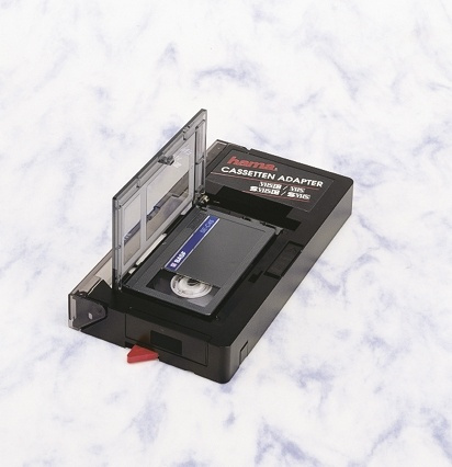 HAMA VHS-C kassettadapter m/mot i gruppen Elektronikk / Lyd & Bilde / TV og tilbehør / Tilbehør hos TP E-commerce Nordic AB (38-47303)