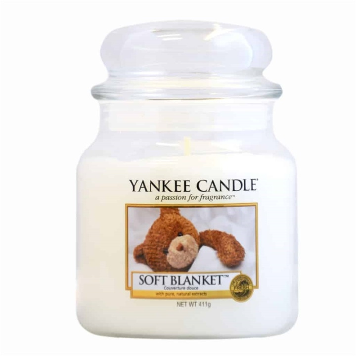 Yankee Candle Classic Medium Jar Soft Blanket Candle 411g i gruppen HELSE OG SKJØNNHET / Duft og parfyme / Andre dufter / Duftlys hos TP E-commerce Nordic AB (38-59242)
