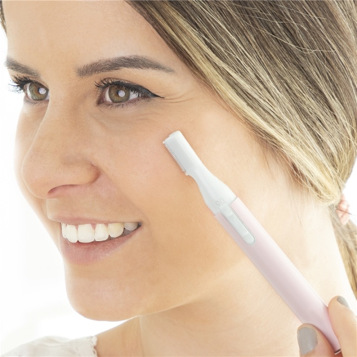 InnovaGoods Faderm Dermaplaning & Trimmer i gruppen HELSE OG SKJØNNHET / Hår & styling / Hårfjerning / Ladyshave hos TP E-commerce Nordic AB (38-86504)