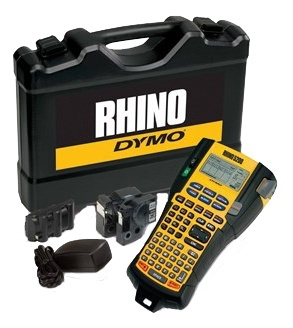 DYMO RhinoPRO 5200 etikettmaskin, sett med veske i gruppen Datautstyr / Skrivere og tilbehør / Skrivere / Merkemaskiner og tilbehør / Skrive og tilbehør hos TP E-commerce Nordic AB (38-93520)