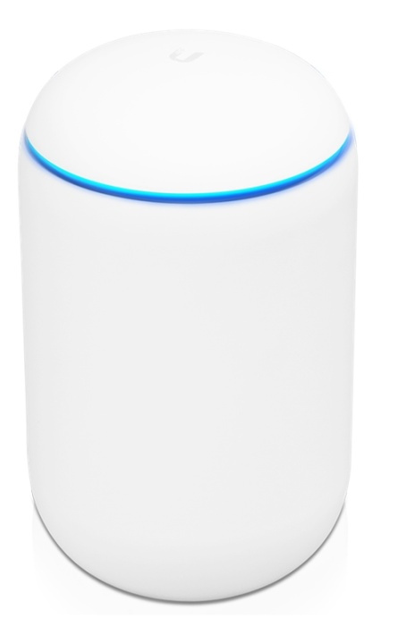 Ubiquiti UniFi Dream Machine i gruppen Datautstyr / Nettverk / Routere hos TP E-commerce Nordic AB (38-93633)