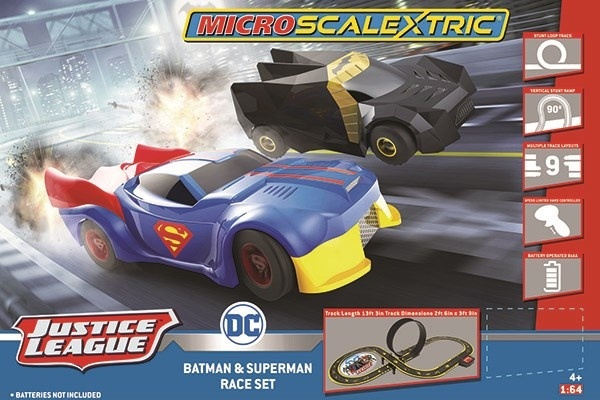 Bilbana Micro Scalextric Justice League - Batman mot Superman i gruppen LEKER, BARN OG BABY / Radiostyrt / Bilbaner / Baner hos TP E-commerce Nordic AB (38-95502)
