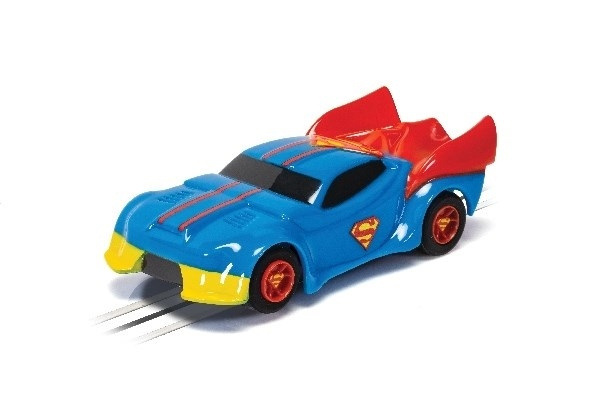 Micro Scalextric - Justice League Superman-bil i gruppen LEKER, BARN OG BABY / Radiostyrt / Bilbaner / Biler hos TP E-commerce Nordic AB (38-95508)