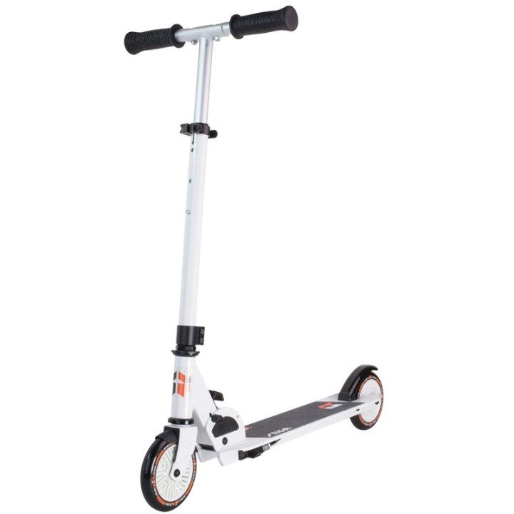 Stiga STR Sparkesykkel Track 120-S Hvit/oransje i gruppen LEKER, BARN OG BABY / Uteleker / Sport & spill hos TP E-commerce Nordic AB (A01055)