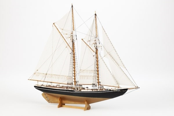 1:100 Bluenose II - Skrog i tre i gruppen SPORT, FRITID & HOBBY / Hobby / Tre modeller / Skip hos TP E-commerce Nordic AB (A05420)