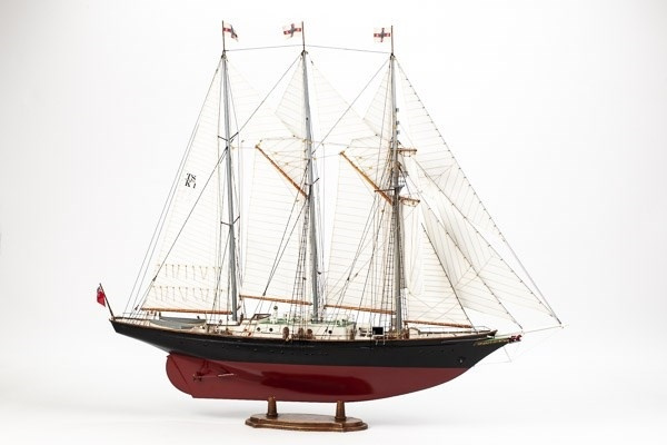1:75 Sir Winston Churchill -Wooden hull i gruppen SPORT, FRITID & HOBBY / Hobby / Tre modeller / Skip hos TP E-commerce Nordic AB (A05430)