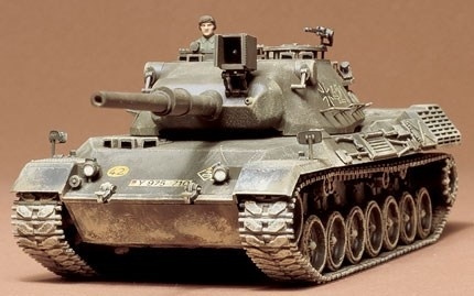 Tamiya 1/35 LEOPARD i gruppen SPORT, FRITID & HOBBY / Hobby / Plastmodeller / Militære kjøretøy (land) hos TP E-commerce Nordic AB (A06263)