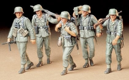 Tamiya 1/35 TYSK MASKINGEVÆRBESETNING i gruppen SPORT, FRITID & HOBBY / Hobby / Plastmodeller / Figurer hos TP E-commerce Nordic AB (A06297)