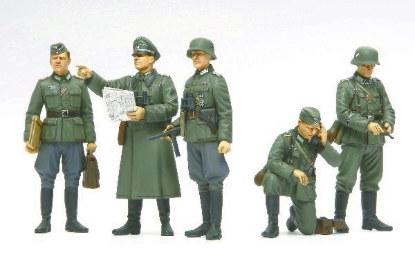 Tamiya 1/35 German Field Commander i gruppen SPORT, FRITID & HOBBY / Hobby / Plastmodeller / Figurer hos TP E-commerce Nordic AB (A06473)