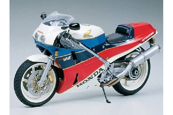 Tamiya 1/12 Honda VFR750R i gruppen SPORT, FRITID & HOBBY / Hobby / Plastmodeller / Motorsykler hos TP E-commerce Nordic AB (A06604)