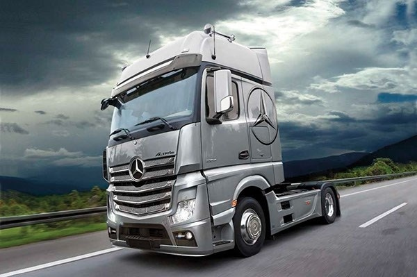 Italeri 1:24 MERCEDES BENZ ACTROS MP4 GIGASPACE i gruppen SPORT, FRITID & HOBBY / Hobby / Plastmodeller / Biler hos TP E-commerce Nordic AB (A07105)