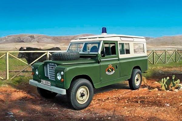 Italeri 1:35 LAND ROVER 109 \'Guardia Civil\' i gruppen SPORT, FRITID & HOBBY / Hobby / Plastmodeller / Militære kjøretøy (land) hos TP E-commerce Nordic AB (A07145)