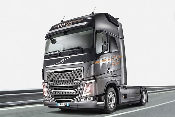 Italeri 1:24 Volvo FH4 Globetrotter XL i gruppen SPORT, FRITID & HOBBY / Hobby / Plastmodeller / Biler hos TP E-commerce Nordic AB (A07218)