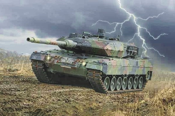 Italeri 1:35 Leopard 2A6 i gruppen SPORT, FRITID & HOBBY / Hobby / Plastmodeller / Militære kjøretøy (land) hos TP E-commerce Nordic AB (A07238)