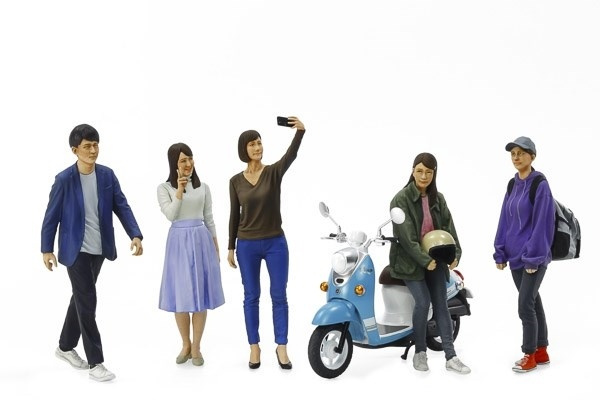 Tamiya 1:24 Campus Friends-sett 2 i gruppen SPORT, FRITID & HOBBY / Hobby / Plastmodeller / Motorsykler hos TP E-commerce Nordic AB (A07407)