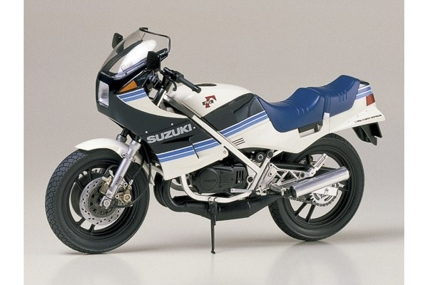 Tamiya 1/12 Suzuki RG250 i gruppen SPORT, FRITID & HOBBY / Hobby / Plastmodeller / Motorsykler hos TP E-commerce Nordic AB (A07417)