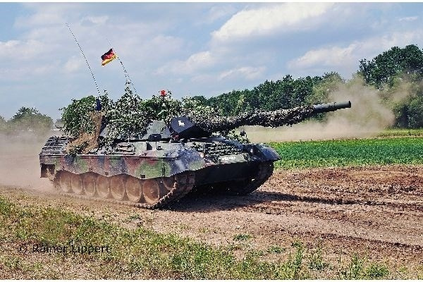 Revell 1:35 Leopard 1A5 i gruppen SPORT, FRITID & HOBBY / Hobby / Plastmodeller / Militære kjøretøy (land) hos TP E-commerce Nordic AB (A07558)