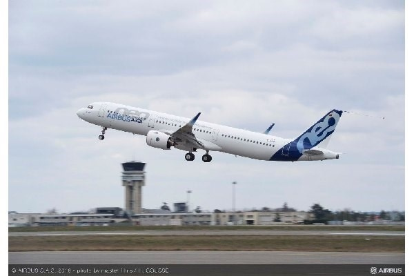 Revell Airbus A321 neo i gruppen SPORT, FRITID & HOBBY / Hobby / Plastmodeller / Fly & Helikoptre hos TP E-commerce Nordic AB (A07730)