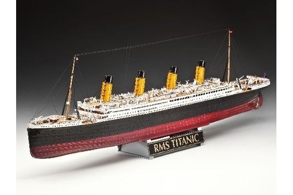 Revell 100 år med Titanic (Spec,Edition) i gruppen SPORT, FRITID & HOBBY / Hobby / Plastmodeller / Startsett/Gavesett hos TP E-commerce Nordic AB (A07825)