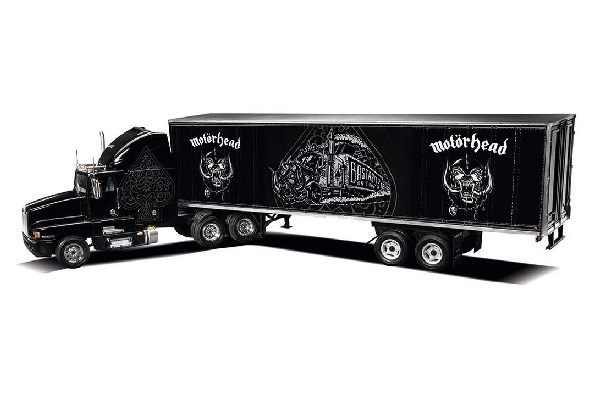 Revell 1:32 Gift Set \'Motörhead\' Tour Truck i gruppen SPORT, FRITID & HOBBY / Hobby / Plastmodeller / Startsett/Gavesett hos TP E-commerce Nordic AB (A07915)