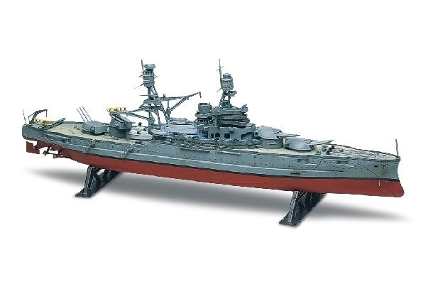 Revell USS Arizona Battleship i gruppen SPORT, FRITID & HOBBY / Hobby / Plastmodeller / Skip hos TP E-commerce Nordic AB (A07946)