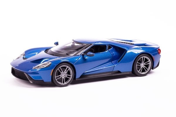 Ford GT 2017 1:18 Metallic Blue i gruppen LEKER, BARN OG BABY / Leker / Lekebiler hos TP E-commerce Nordic AB (A09595)
