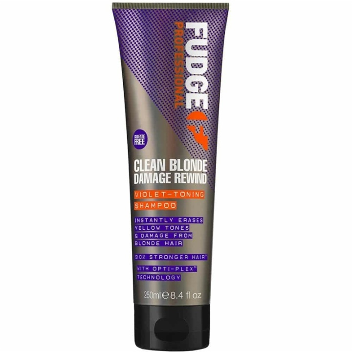 Fudge Clean Blonde Damage Rewind Violet Shampoo 250 ml i gruppen HELSE OG SKJØNNHET / Hår & styling / Hårpleie / Hårfarge / Sølv sjampo hos TP E-commerce Nordic AB (A10918)