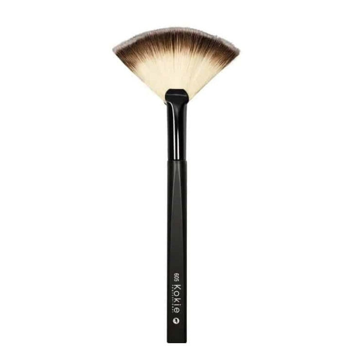 Kokie Cosmetics Kokie viftepensel BR605 i gruppen HELSE OG SKJØNNHET / Makeup / Verktøy og sminkesett / Børster og pensler hos TP E-commerce Nordic AB (A11266)