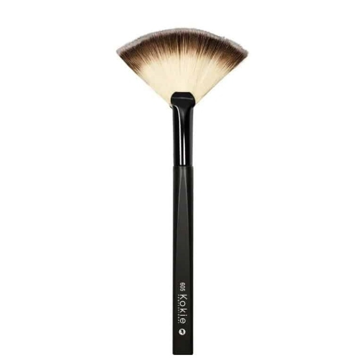 Kokie Fan Brush BR605 i gruppen HELSE OG SKJØNNHET / Makeup / Verktøy og sminkesett / Børster og pensler hos TP E-commerce Nordic AB (A11266)