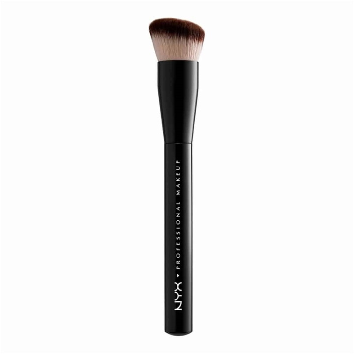 NYX PROF. MAKEUP Cant Stop Wont Stop Foundation Brush i gruppen HELSE OG SKJØNNHET / Makeup / Verktøy og sminkesett / Børster og pensler hos TP E-commerce Nordic AB (A12429)