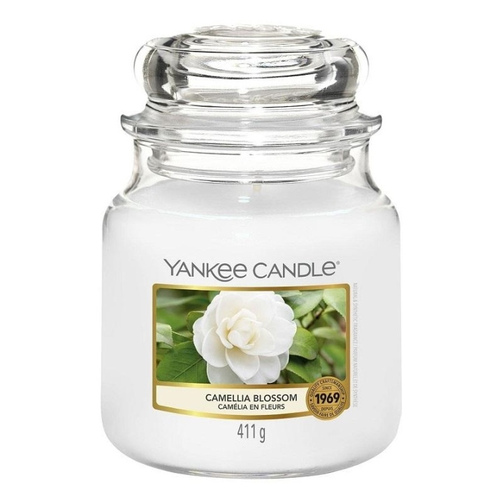 Yankee Candle Classic Medium Jar Camellia Blossom 411g i gruppen HELSE OG SKJØNNHET / Duft og parfyme / Andre dufter / Duftlys hos TP E-commerce Nordic AB (A13279)