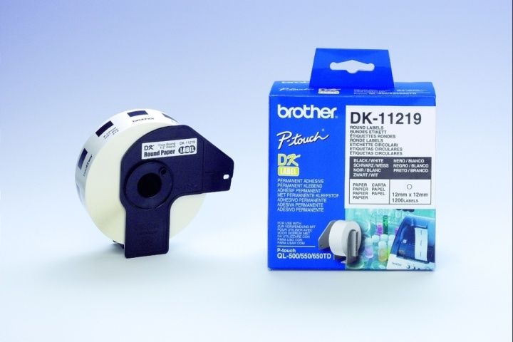 Brother DK-11219 Runde etiketter hvit i gruppen Datautstyr / Skrivere og tilbehør / Skrivere / Merkemaskiner og tilbehør / Etiketter hos TP E-commerce Nordic AB (A15968)