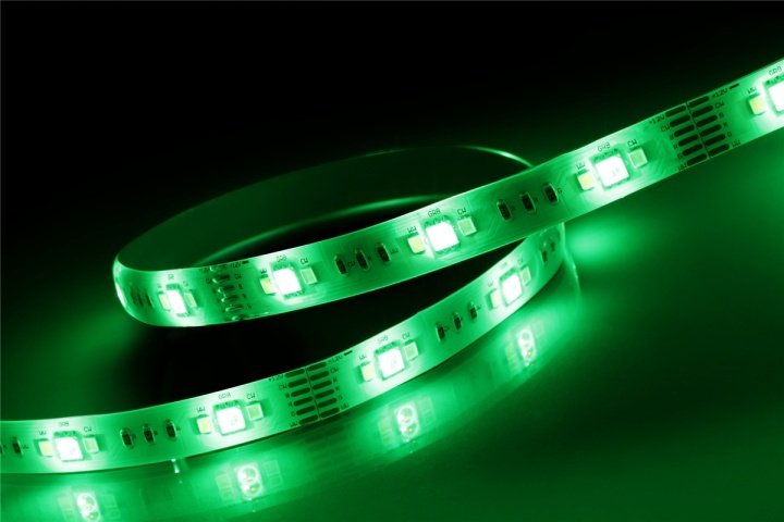 DELTACO SMART HOME LED-stripe, RGB, 2700K-6500K, 3m, WiFi 2,4GHz, hvit i gruppen Elektronikk / Lys / LED sløyfer hos TP E-commerce Nordic AB (A17192)