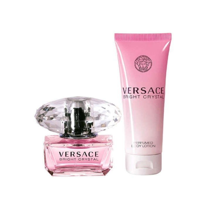 Giftset Versace Bright Crystal Edt 50ml + Body Lotion 100ml i gruppen HELSE OG SKJØNNHET / Gavesett / Gavesett for henne hos TP E-commerce Nordic AB (C00651)