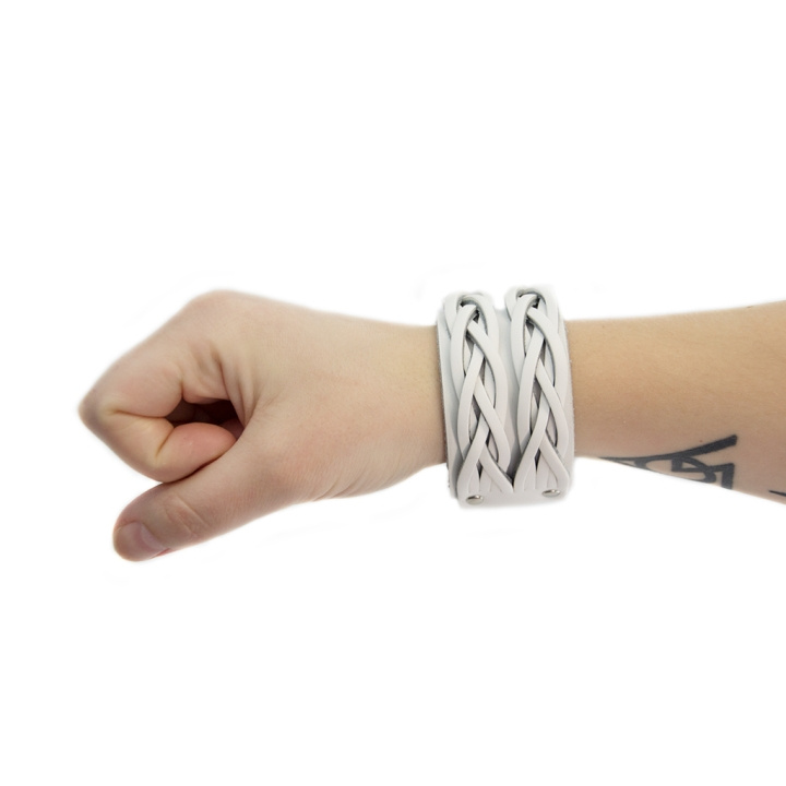 Armband Läder Twist - White i gruppen SPORT, FRITID & HOBBY / Tilbehør / Annet tilbehør hos TP E-commerce Nordic AB (C01926)