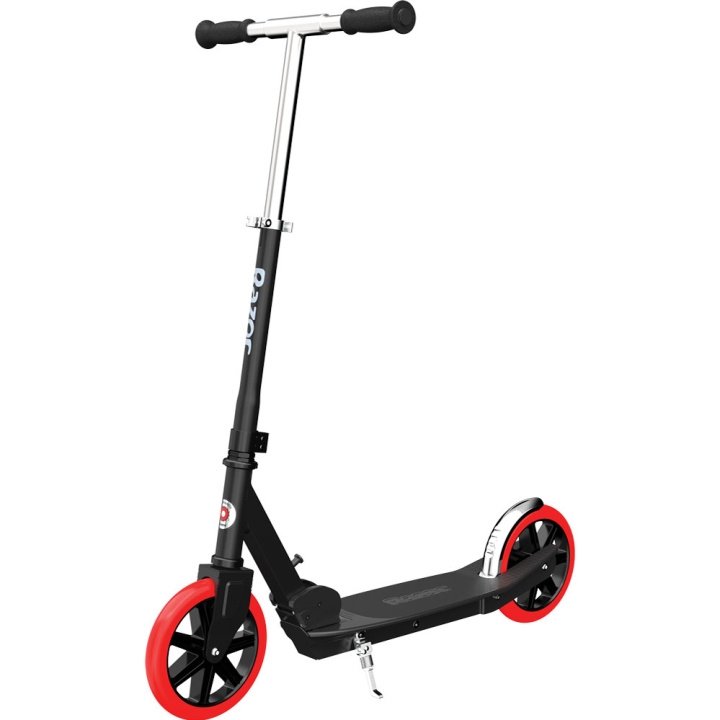 Carbon Lux Scooter - Black i gruppen LEKER, BARN OG BABY / Uteleker / Sykler & sparkesykler hos TP E-commerce Nordic AB (C05013)