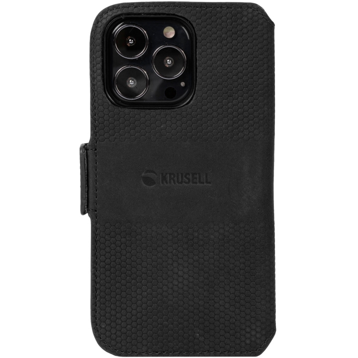 Krusell Leather Phone Wallet iPhone 13 Pro Max Svart i gruppen SMARTTELEFON & NETTBRETT / Mobilbeskyttelse / Apple / iPhone 13 Pro Max / Flippdeksel hos TP E-commerce Nordic AB (C08752)