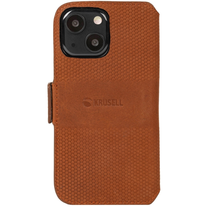 Krusell Leather Phone Wallet iPhone 13 Cognac i gruppen SMARTTELEFON & NETTBRETT / Mobilbeskyttelse / Apple / iPhone 13 / Flippdeksel hos TP E-commerce Nordic AB (C08754)