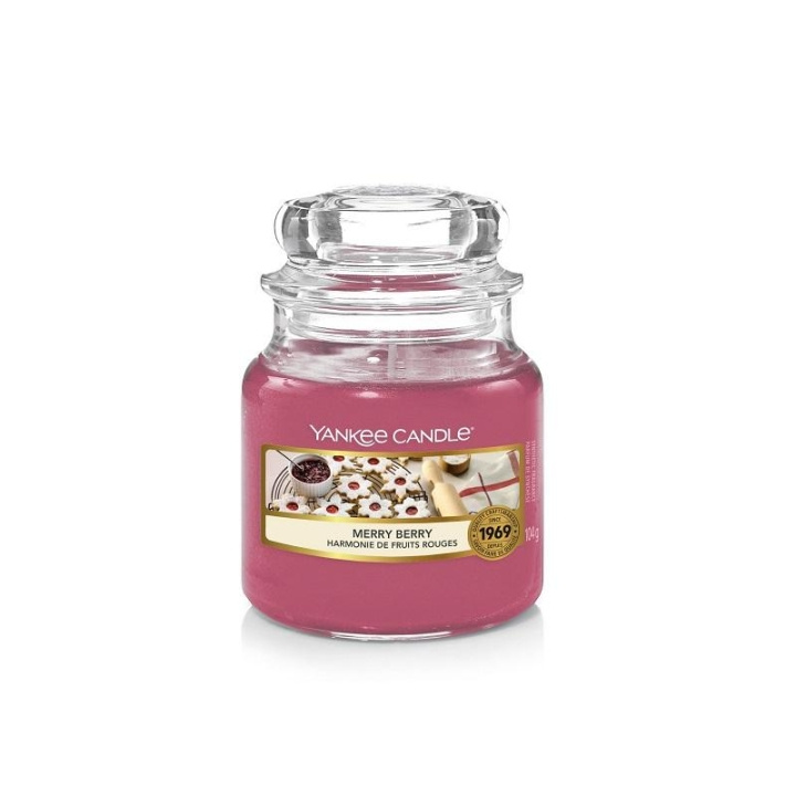 Yankee Candle Classic Small Jar Merry Berry 104 g i gruppen HELSE OG SKJØNNHET / Duft og parfyme / Andre dufter / Duftlys hos TP E-commerce Nordic AB (C11394)