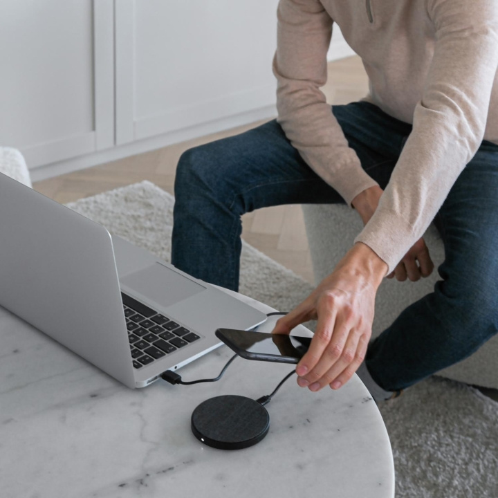 Champion Trådløs lader 10W QI metall/tøy i gruppen SMARTTELEFON & NETTBRETT / Ladere og Kabler / Trådløs lader QI hos TP E-commerce Nordic AB (C15119)