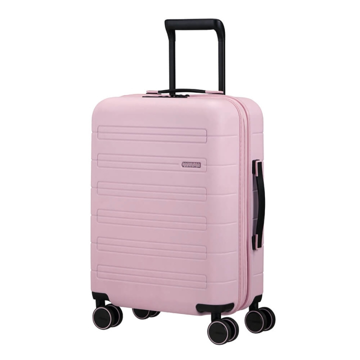 American Tourister Nova Stream Spinner 55/20 Expand Rosa i gruppen SPORT, FRITID & HOBBY / Reise / Kofferter hos TP E-commerce Nordic AB (C17064)