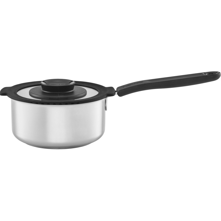 Fiskars FF 1,5 L kasserolle med lokk i gruppen HJEM, HUS OG HAGE / Kjøkkenutstyr / Gryter og kjeler hos TP E-commerce Nordic AB (C18368)