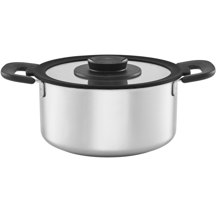 Fiskars FF 3 L kasserolle med lokk i gruppen HJEM, HUS OG HAGE / Kjøkkenutstyr / Gryter og kjeler hos TP E-commerce Nordic AB (C18369)